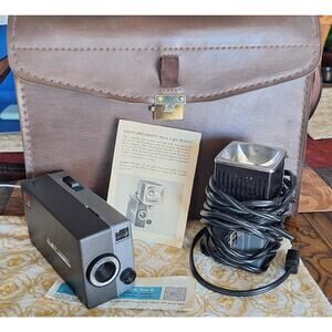 Kodak Instamatic M4 movie camera & Kodak Instamatic movie light model 1 w/ case